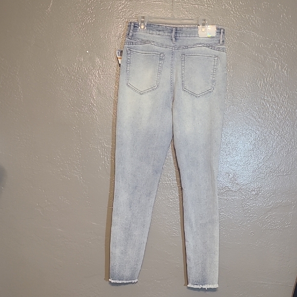 Tinseltown Women's Juniors Light Blue Jeans Distressed Mid-rise Skinny Sz 3/26 - Picture 2 of 9